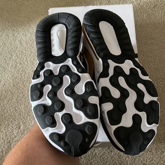 Air max 270 react brand new!!! - Picture 4 of 4